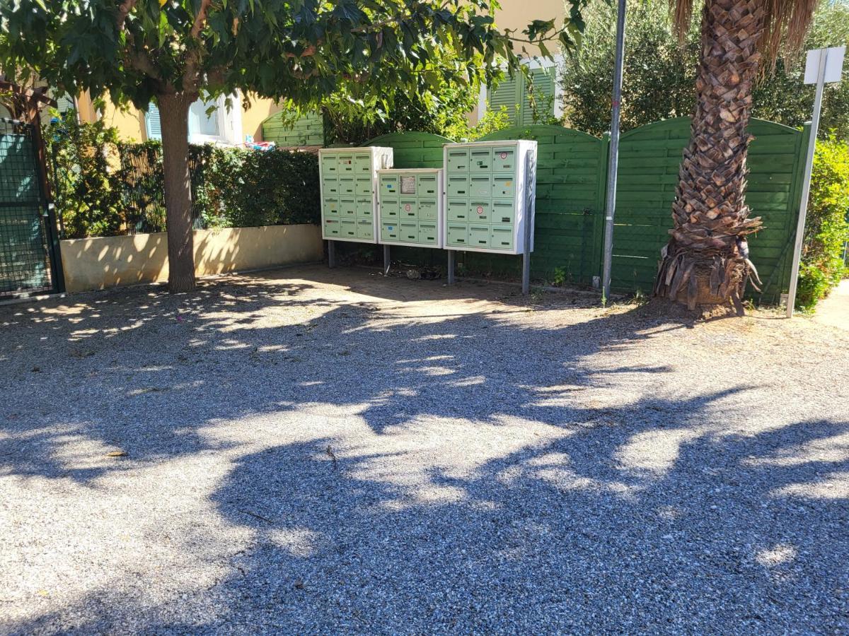 Mazet Climatise Rdj Plages Parking Wifi Gratuit La Londe-les-Maures Exterior photo