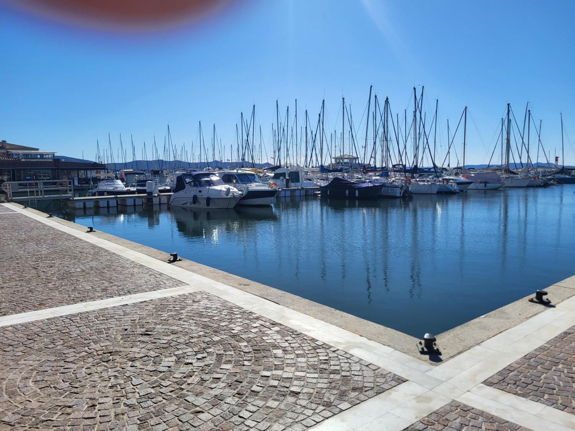 Mazet Climatise Rdj Plages Parking Wifi Gratuit La Londe-les-Maures Exterior photo