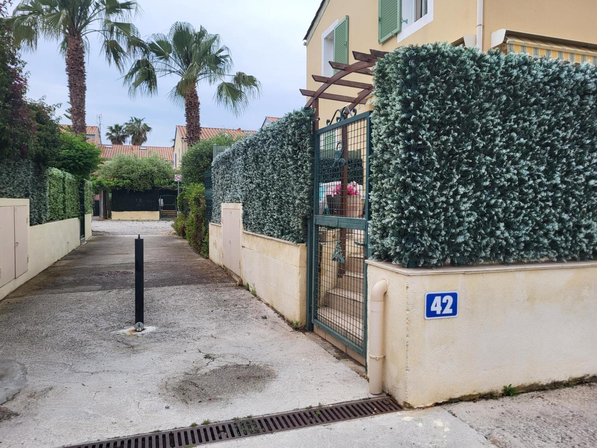 Mazet Climatise Rdj Plages Parking Wifi Gratuit La Londe-les-Maures Exterior photo